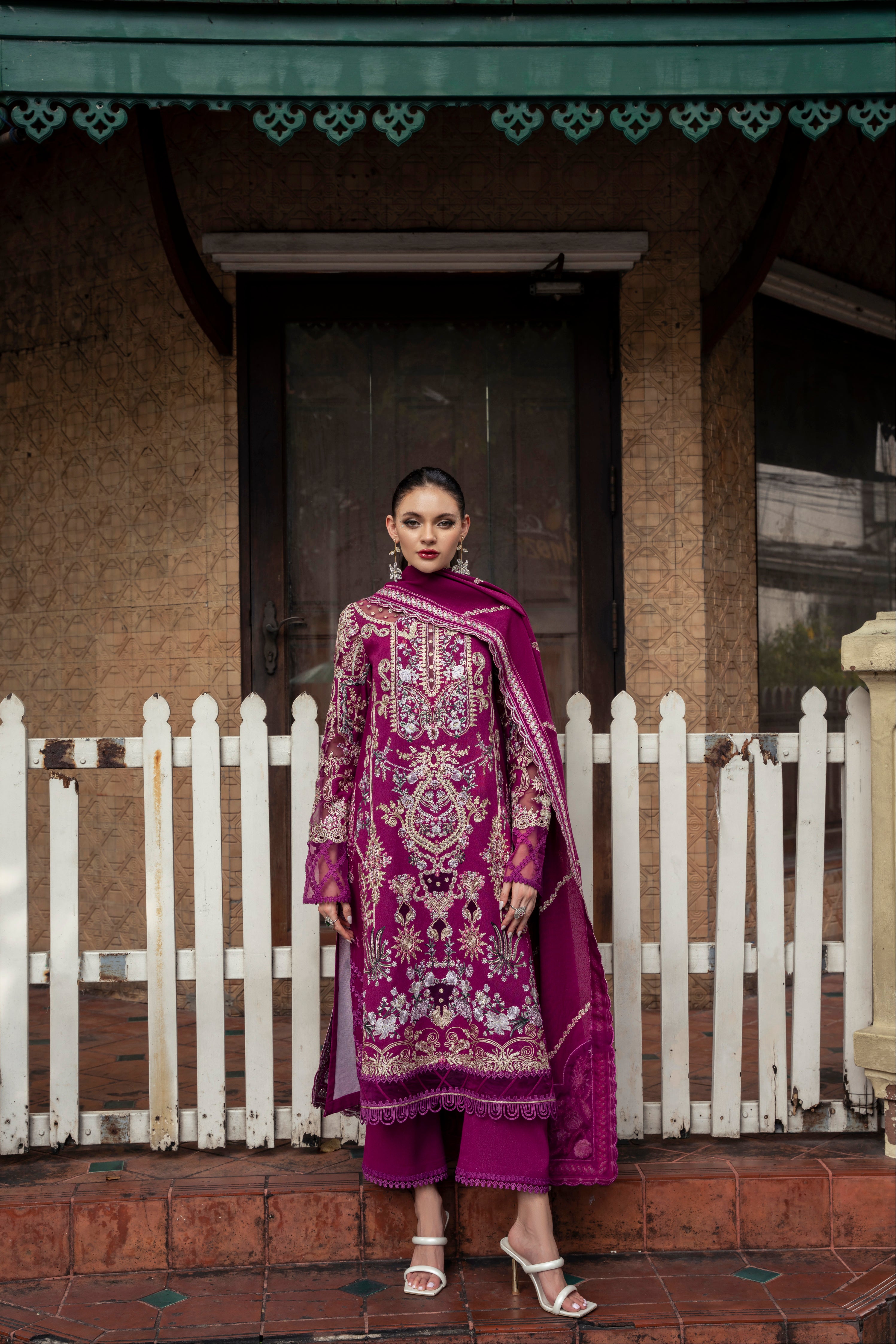 Maui luxury pret 3-piece outfit featuring baroque motifs and lace sleeves