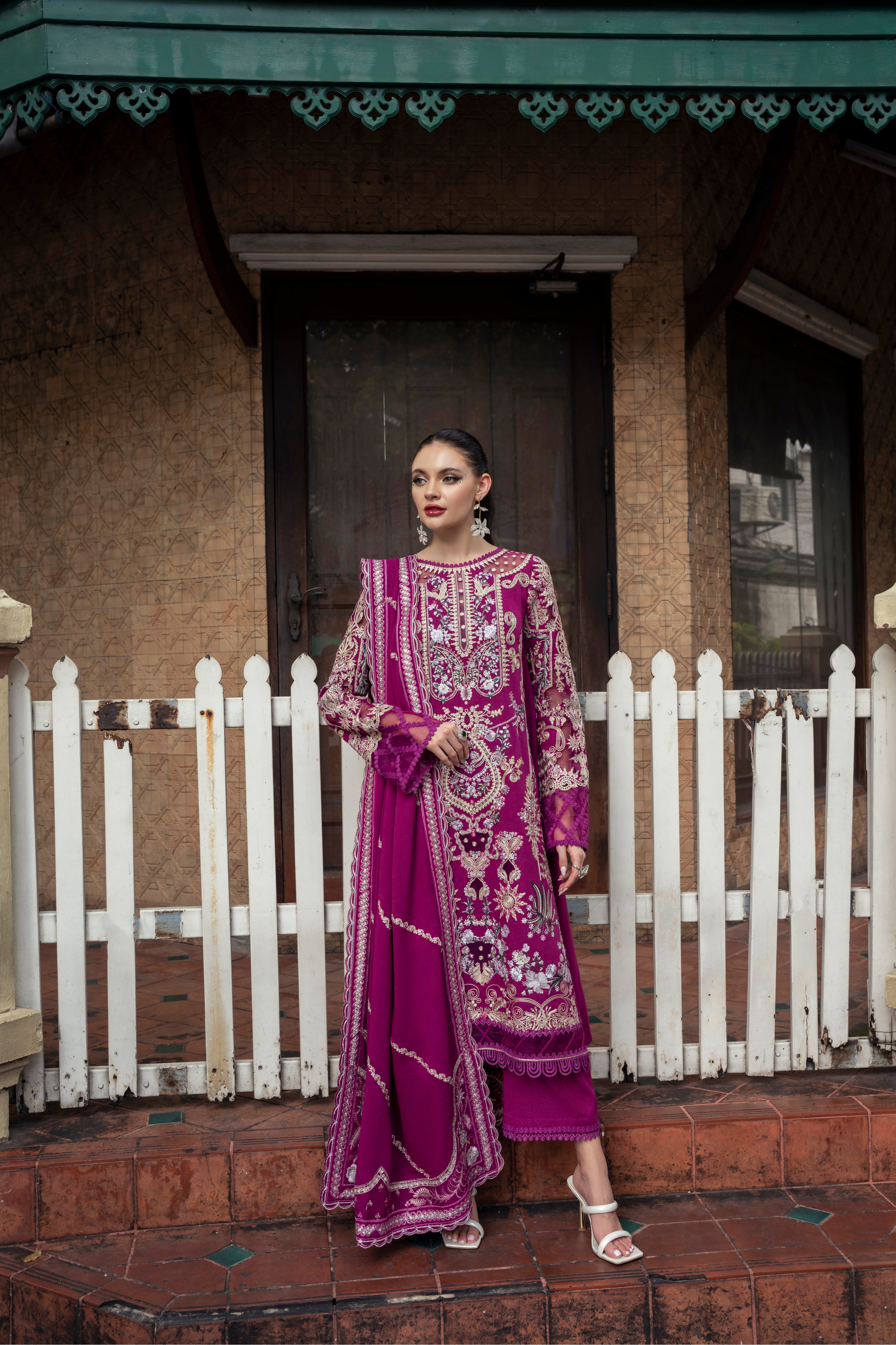 Maui luxury pret 3-piece outfit featuring baroque motifs and lace sleeves