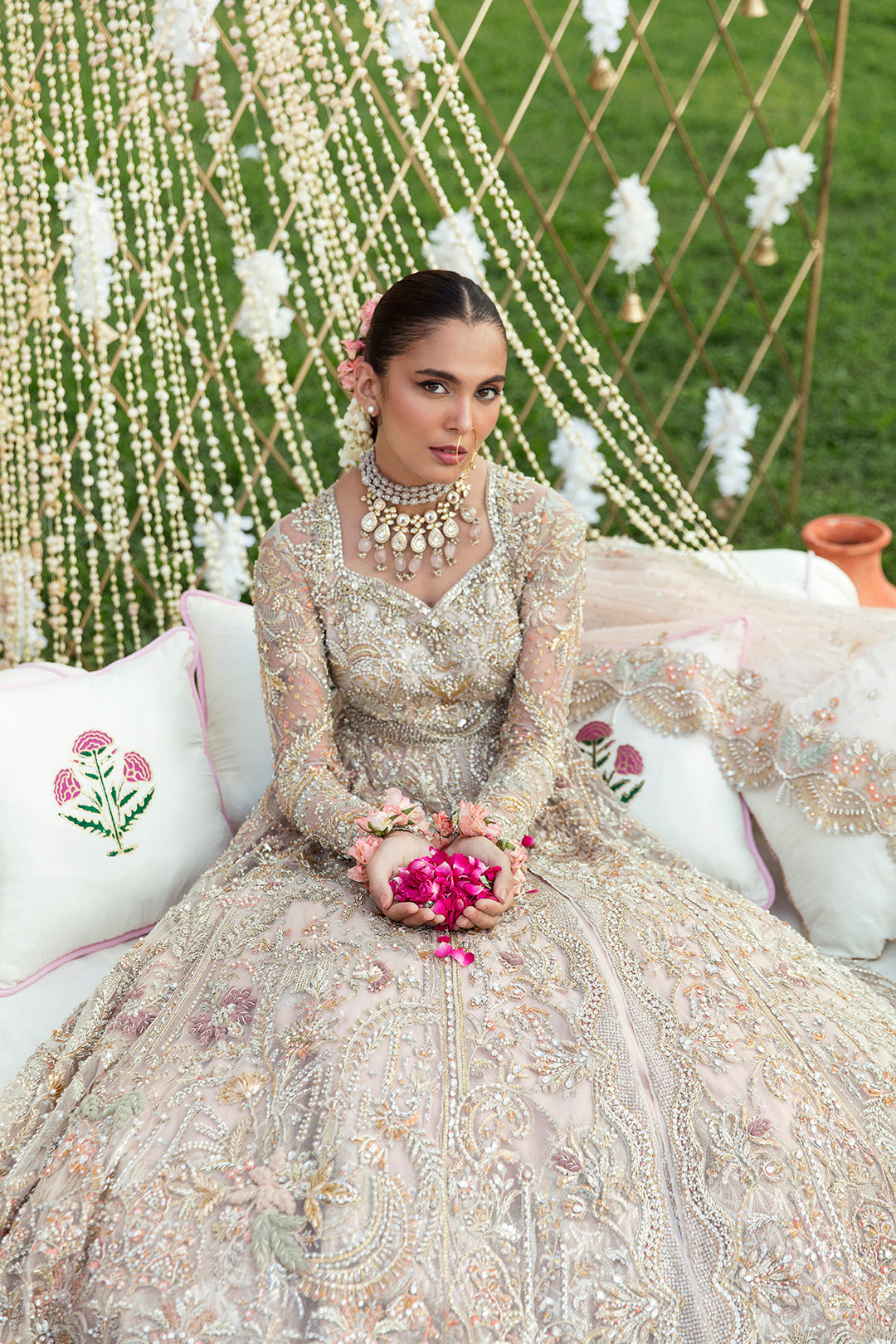 Perrta bridal outfit with embroidered net fabric and flowing dupatta – Pakistani luxury fashion.