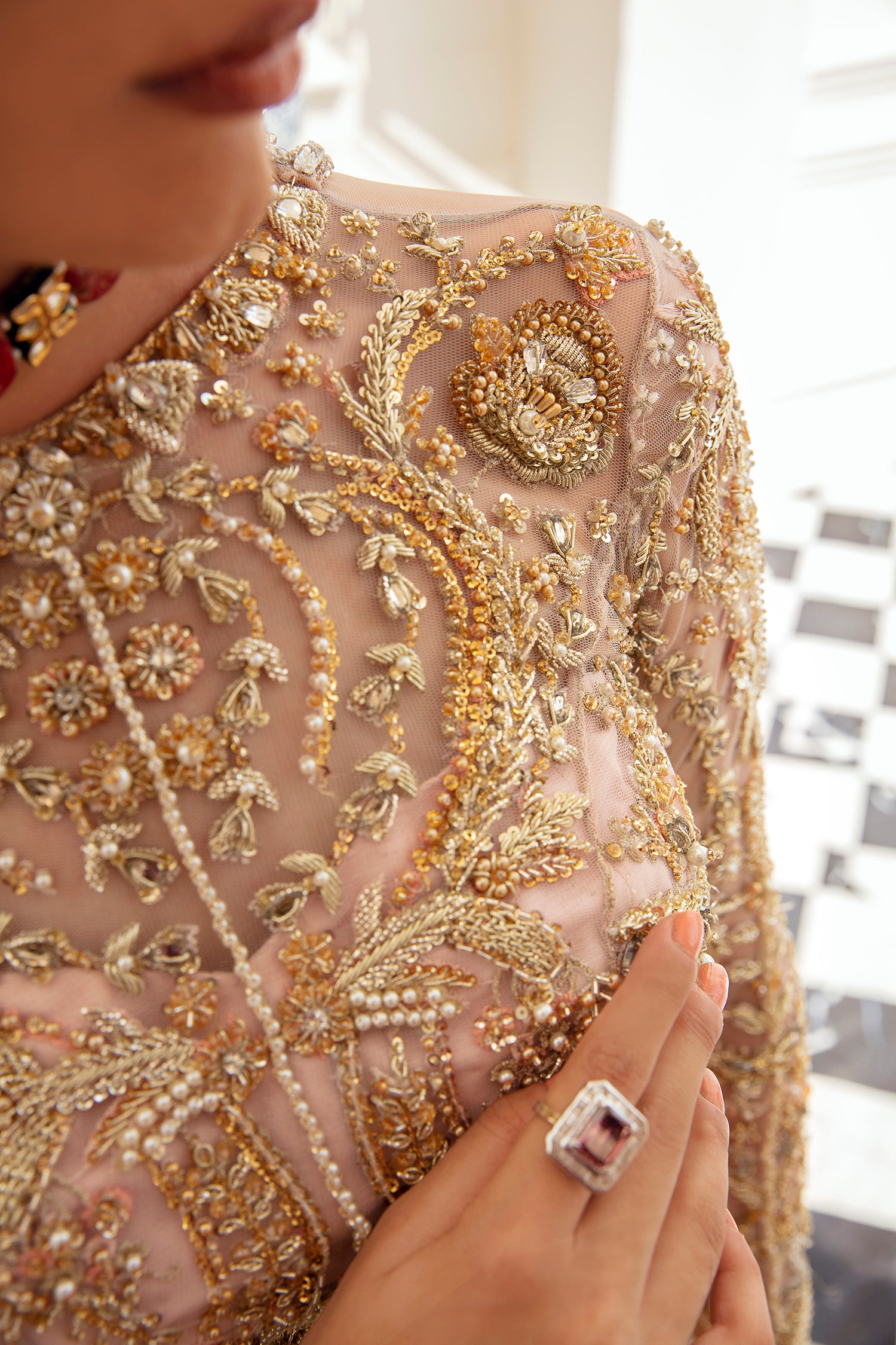 Pakistani bridal dress Kahlo – red lehnga with peach dupatta and hand embroidery.