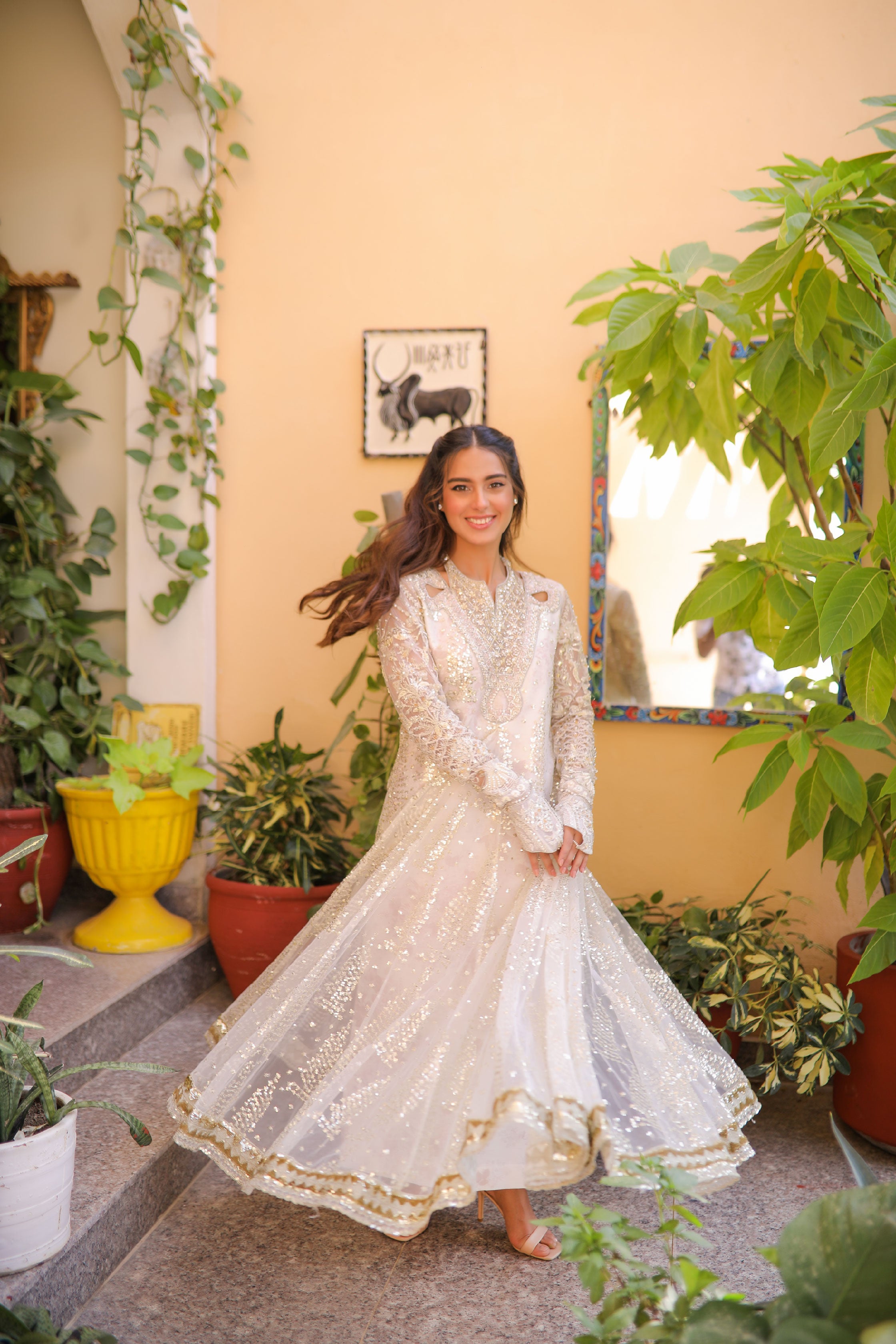 iqra aziz wedding dress designer name Saboor Aly isn't pleased with Mannat Murad's 'imitation' of her wedding dress