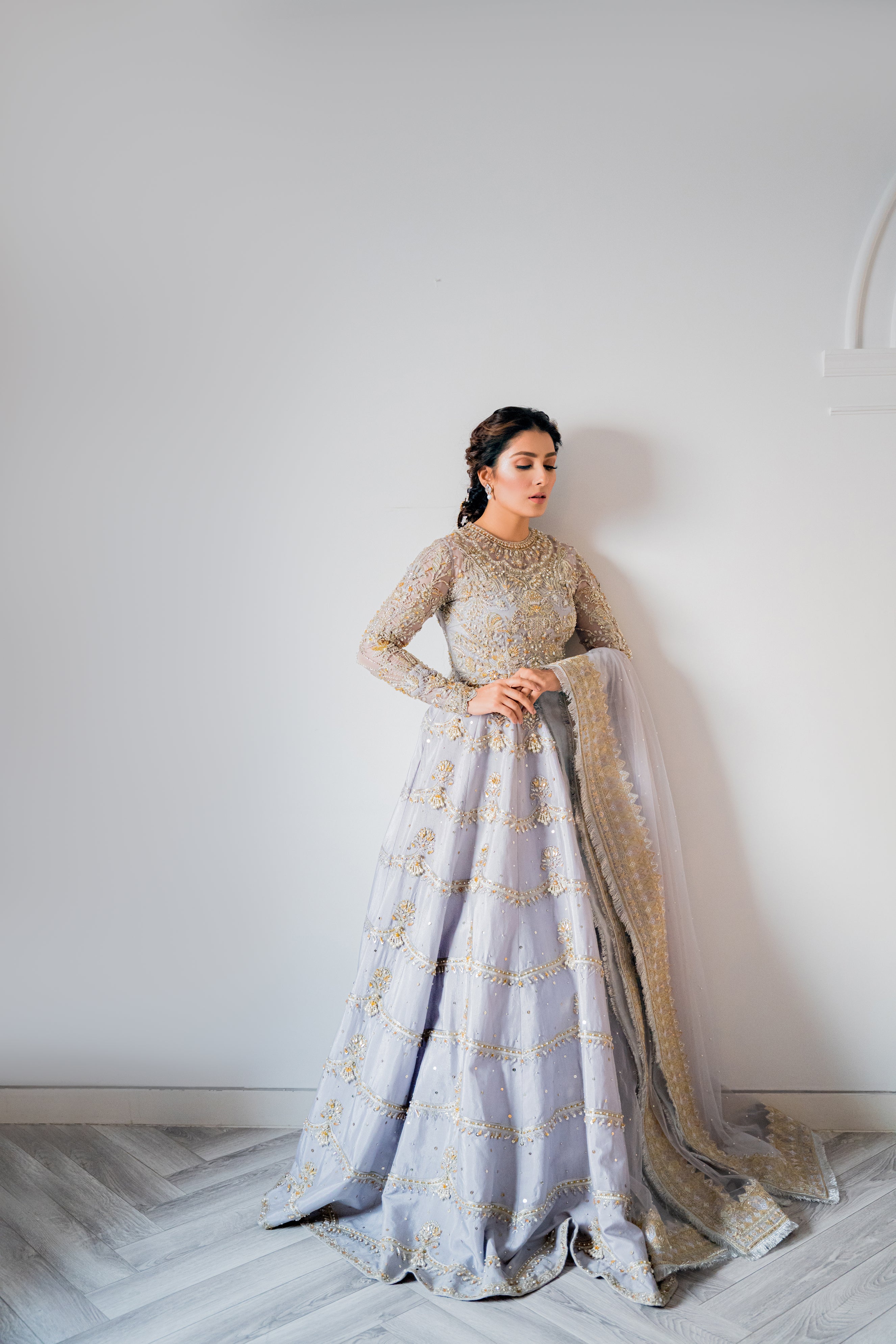 khan dress for ladies Mahira khan top design