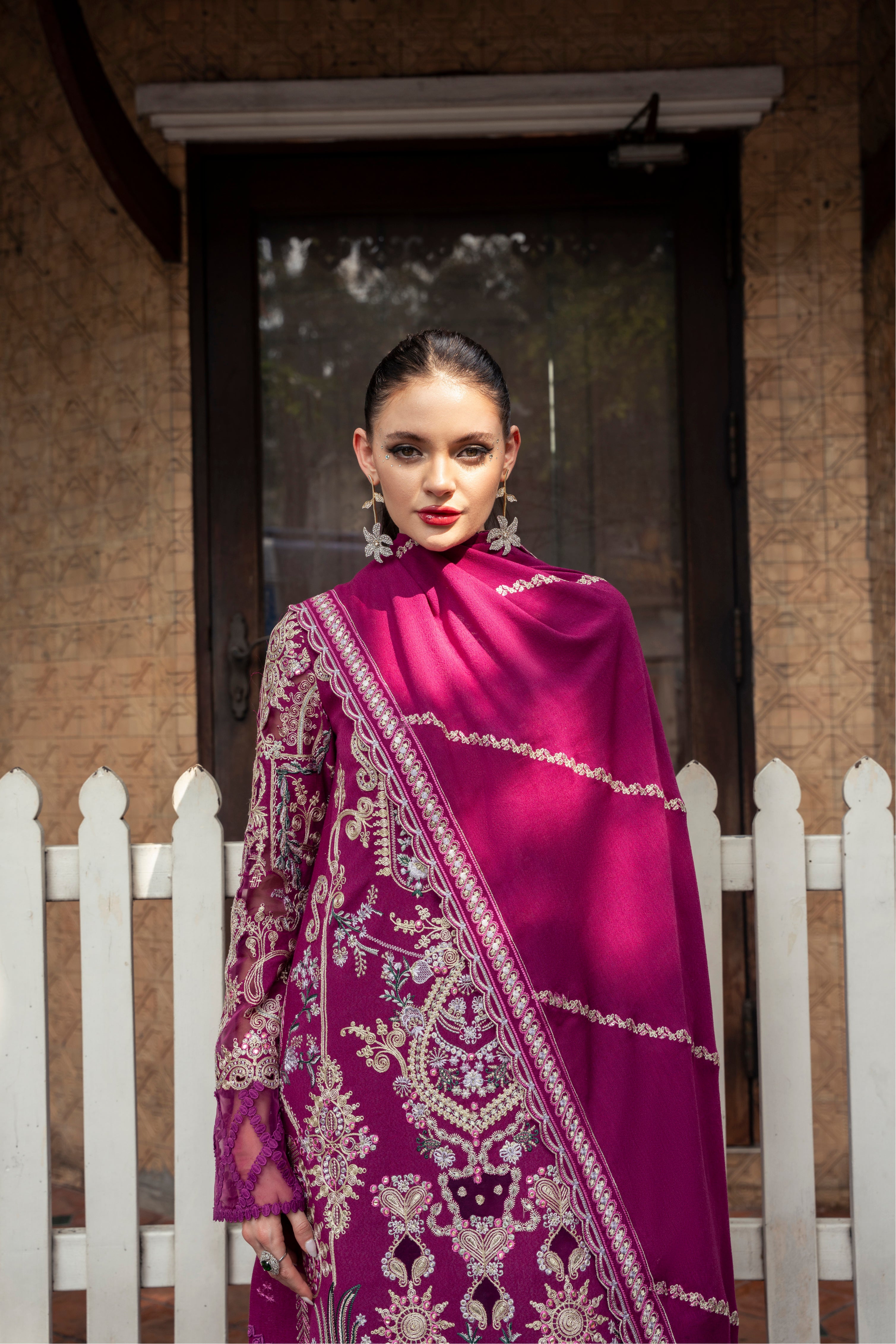 Maui luxury pret 3-piece outfit featuring baroque motifs and lace sleeves