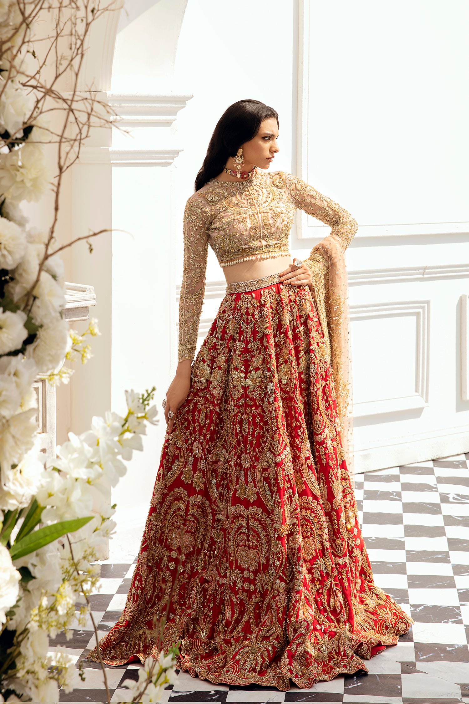 Pakistani bridal dress Kahlo – red lehnga with peach dupatta and hand embroidery.